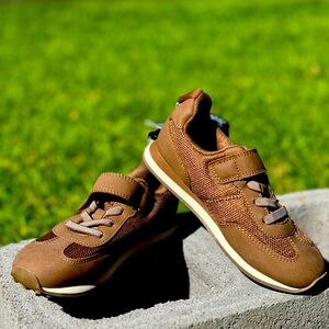 Brand new shoes, still with tag, never used